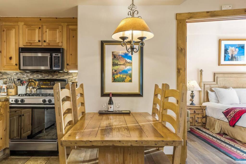 Blue Collar Boutique: Affordable Adventure Telluride Exterior foto